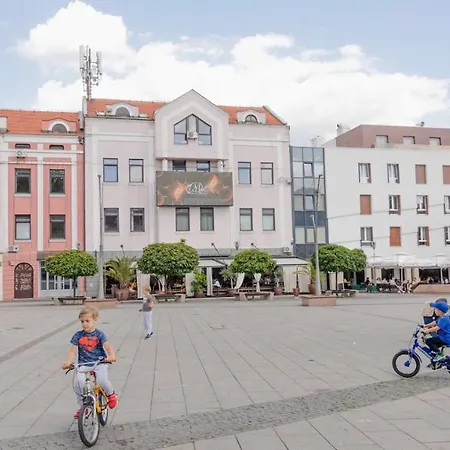 Fontana 1 Free Parking Тузла