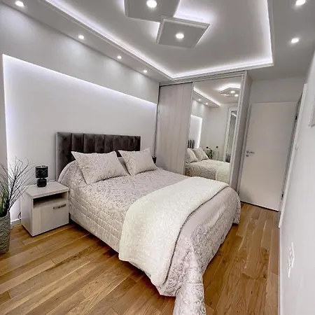 Апартаменты Fontana 1 Free Parking