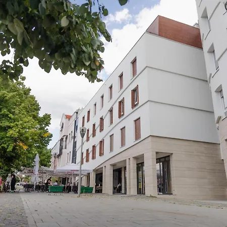 Fontana 1 Free Parking