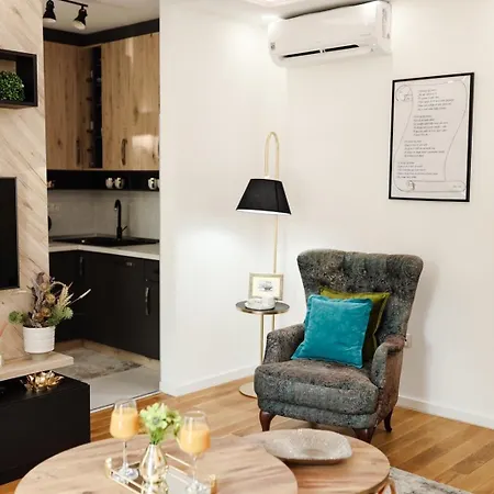 Fontana 1 Free Parking *