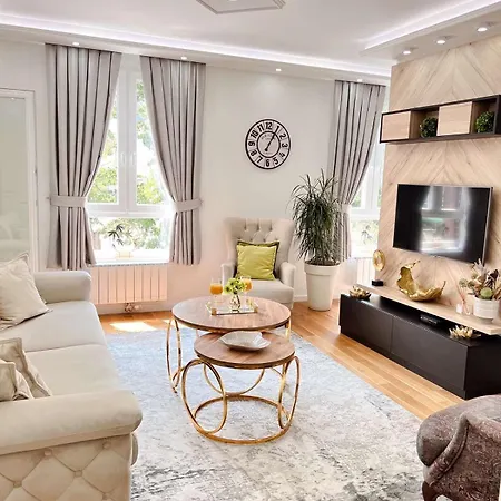 Апартаменты Fontana 1 Free Parking Тузла