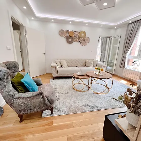 Fontana 1 Free Parking