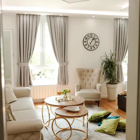 Апартаменты Fontana 1 Free Parking