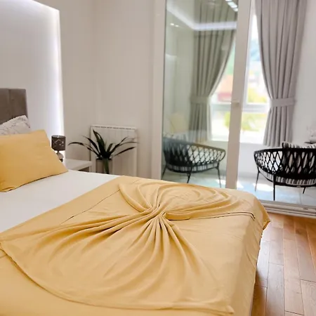 Fontana 1 Free Parking *