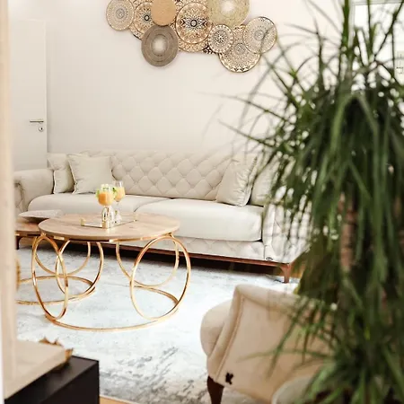 Fontana 1 Free Parking